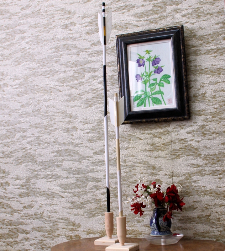 豎直安放的破魔矢。圖片來源