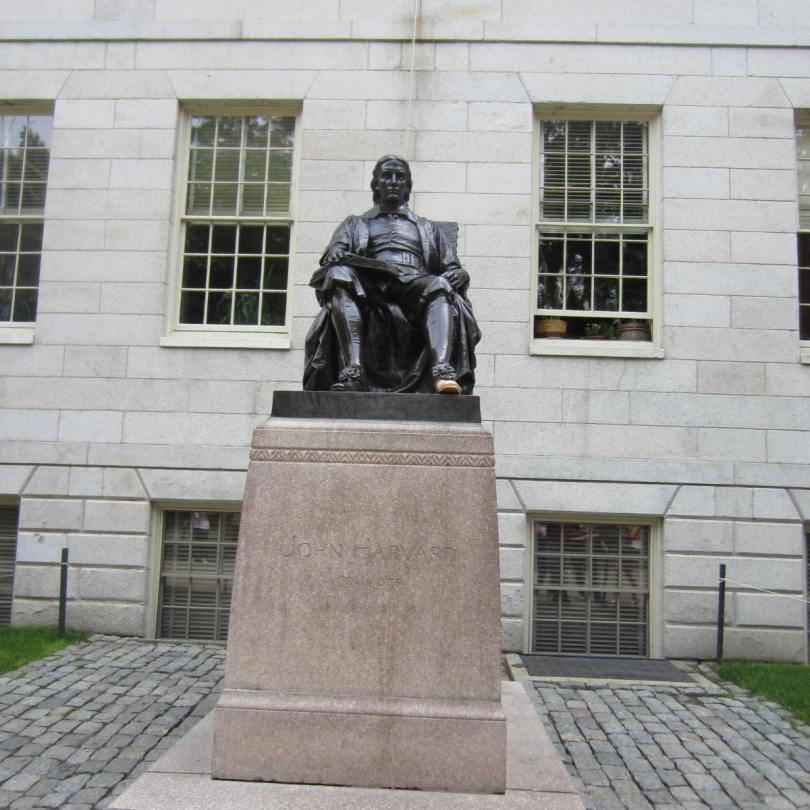 約翰‧哈佛雕像(圖片來源)