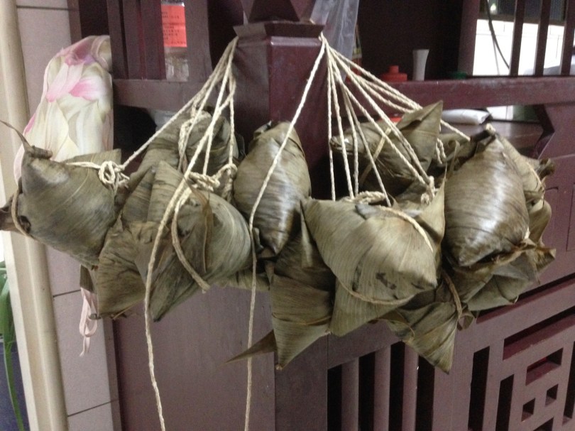 除了彰化的送肉粽，粽子還被扯入一起離奇的自殺事件。粽子本人也表示相當無奈。