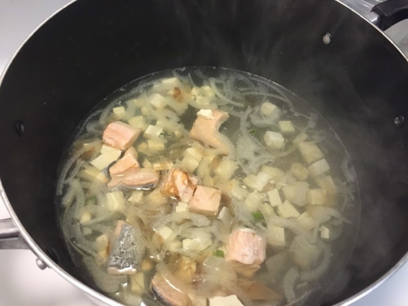 煮一鍋湯需要不少時間，不如順便煮顆蛋吧！